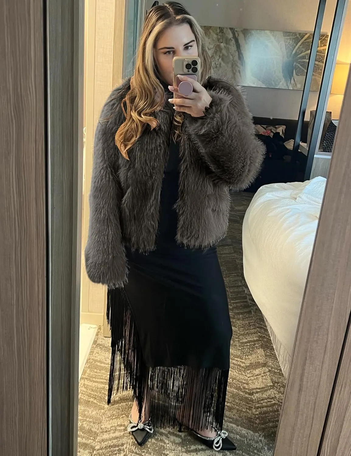 Arssm Faux Fur Jacket Women Long Sleeve Open Front Cropped Cardigan Warm Winter Shaggy Fluffy Short Fur Coat