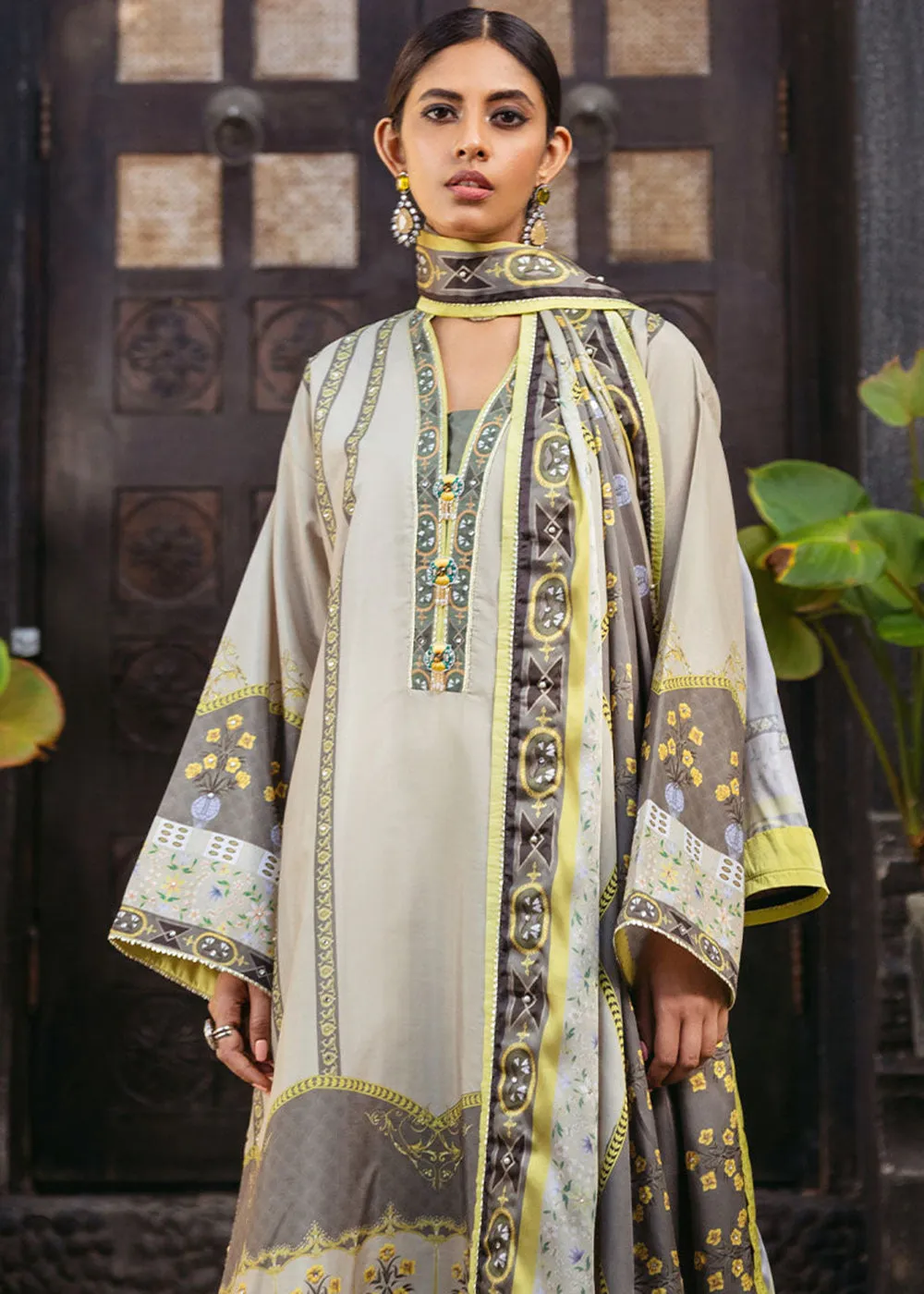 Nirvana Unstitched Silk Edit '24 by Mushq | Chestnut