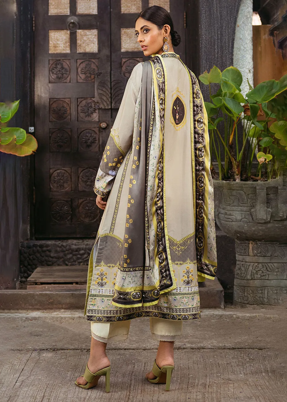Nirvana Unstitched Silk Edit '24 by Mushq | Chestnut
