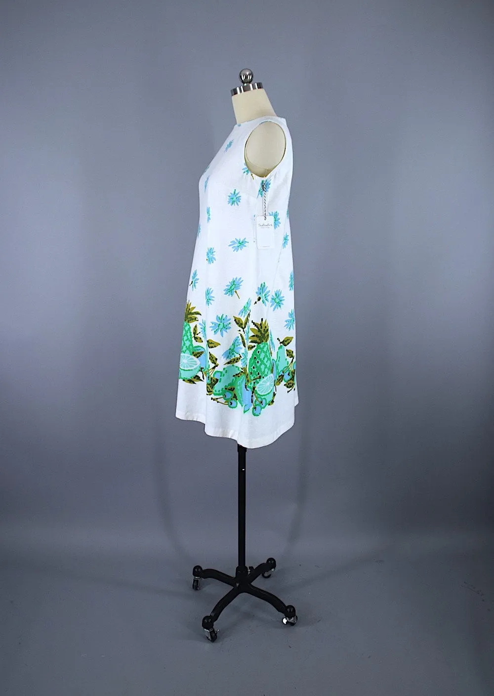 Vintage 1960s Hawaiian Pineapple Print Dress